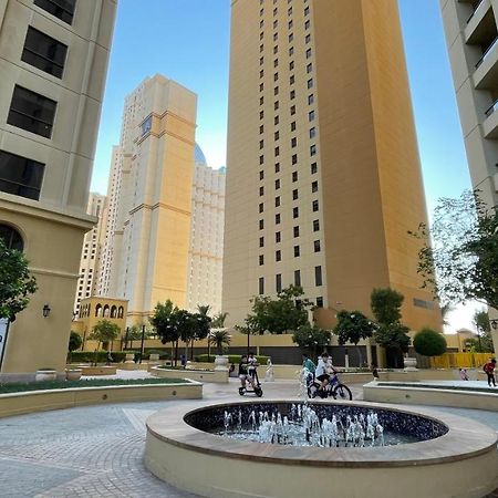 Business Backpackers Jbr Hostel Dubai Bagian luar foto