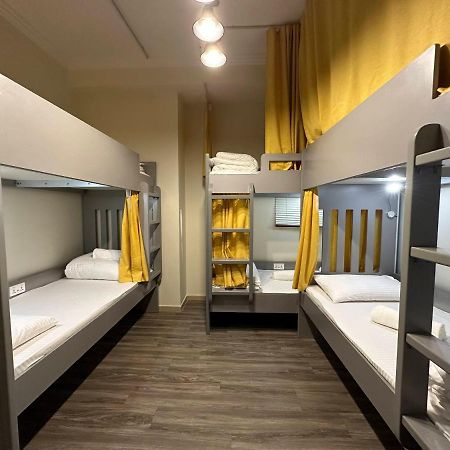 Business Backpackers Jbr Hostel Dubai Bagian luar foto