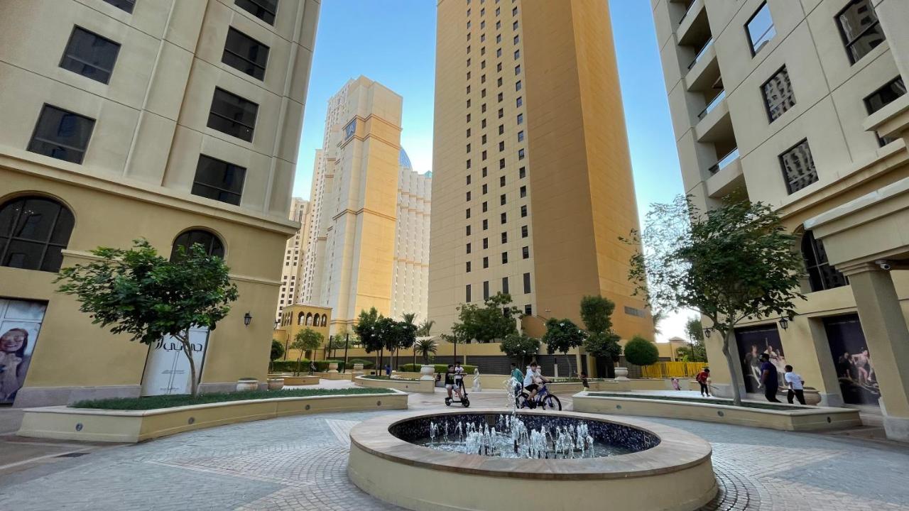 Business Backpackers Jbr Hostel Dubai Bagian luar foto