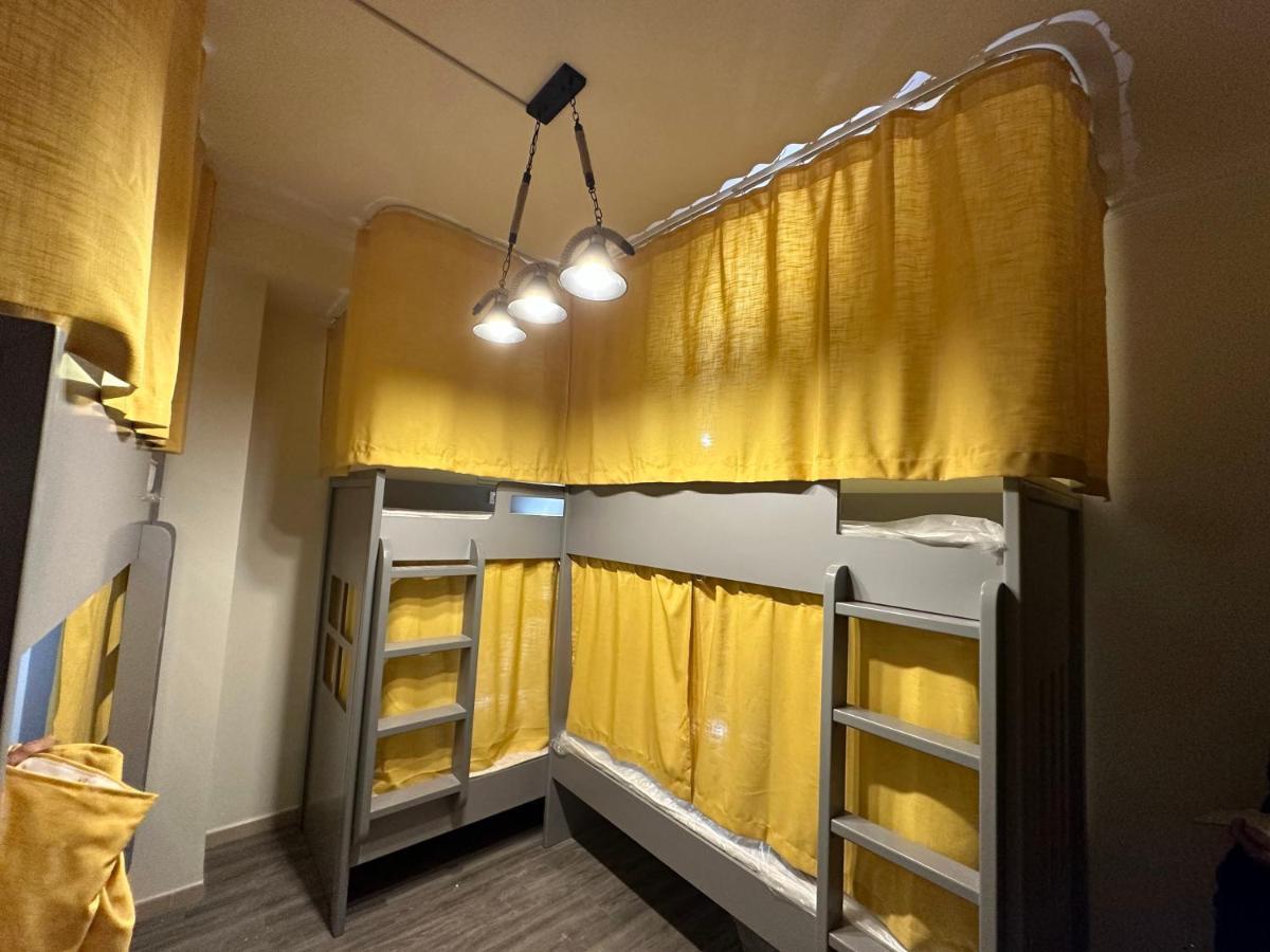 Business Backpackers Jbr Hostel Dubai Bagian luar foto