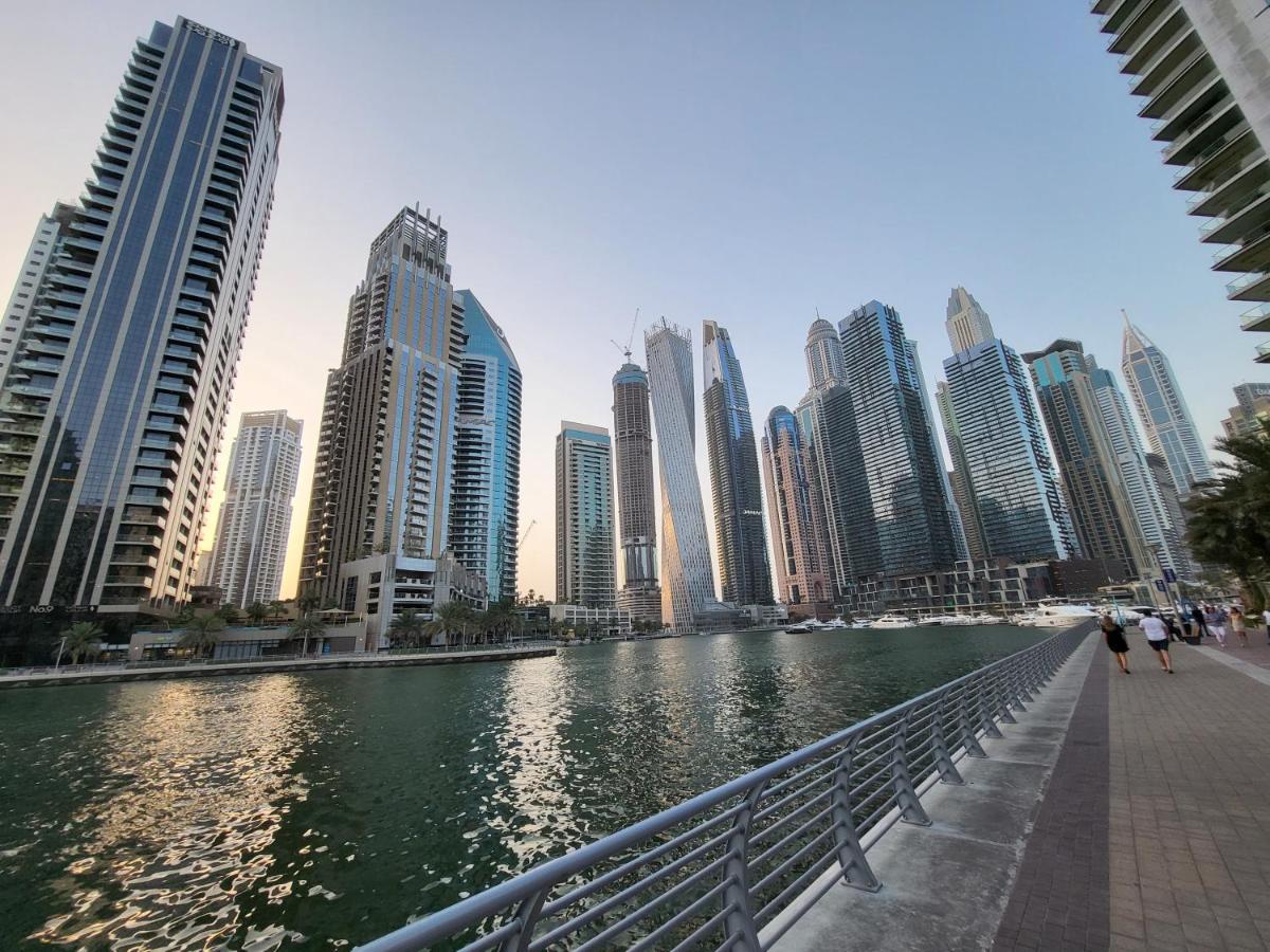 Business Backpackers Jbr Hostel Dubai Bagian luar foto