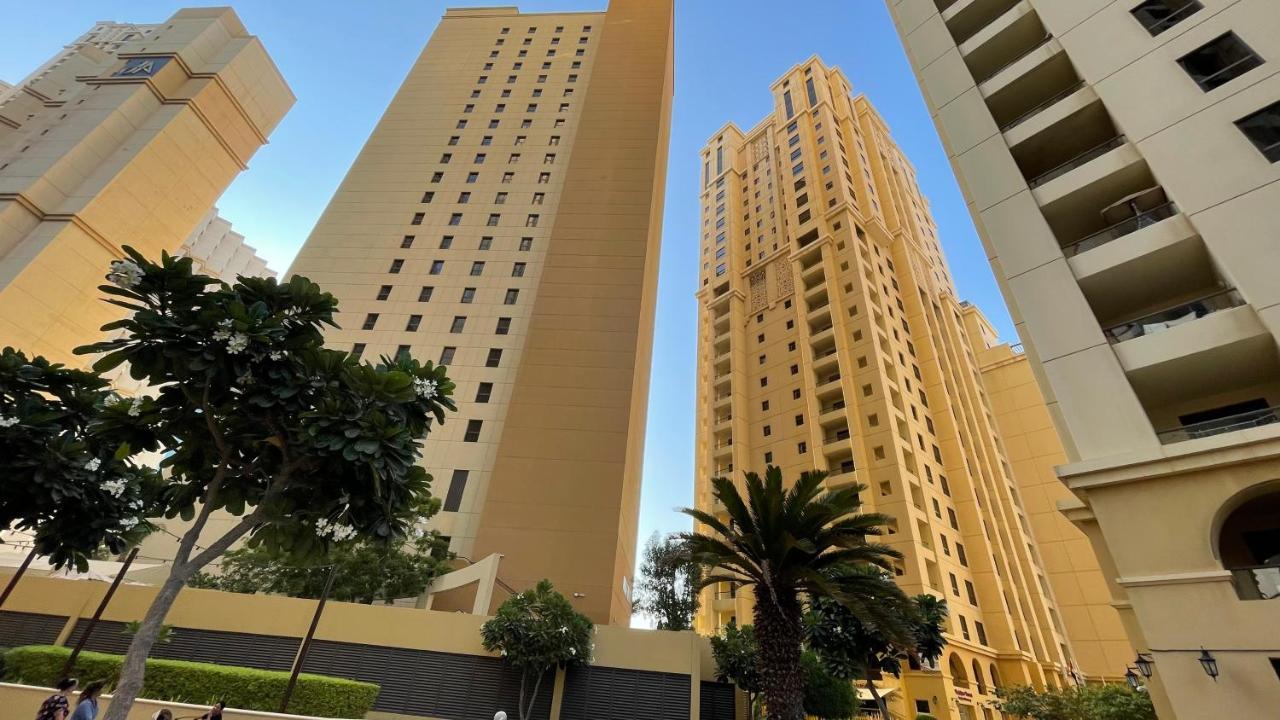 Business Backpackers Jbr Hostel Dubai Bagian luar foto