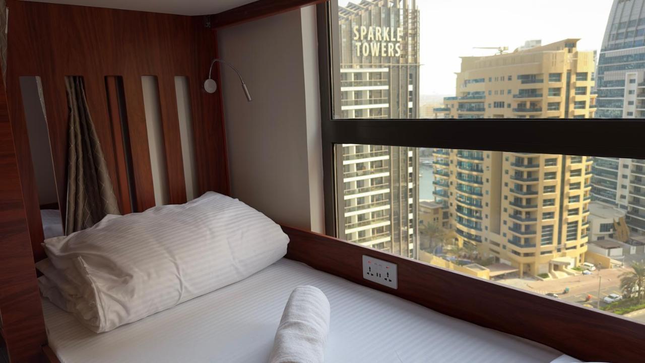 Business Backpackers Jbr Hostel Dubai Bagian luar foto