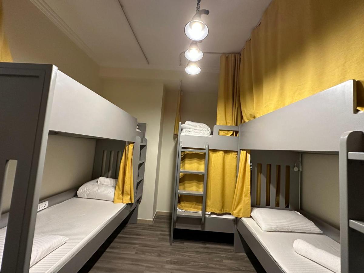 Business Backpackers Jbr Hostel Dubai Bagian luar foto
